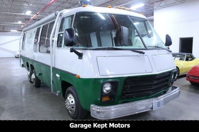 1975 Green GMC Eleganza II Van