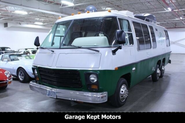 1975 Green GMC Eleganza II Van