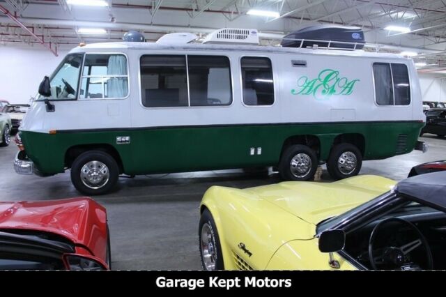 1975 Green GMC Eleganza II Van