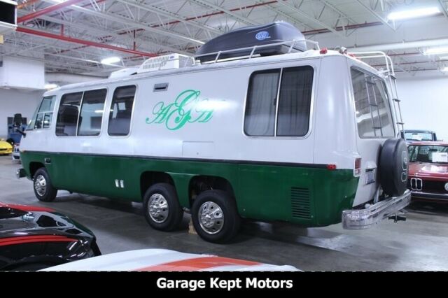1975 Green GMC Eleganza II Van
