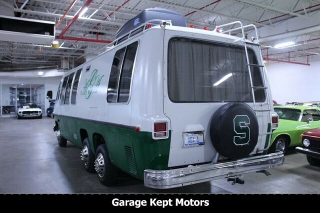 1975 Green GMC Eleganza II Van