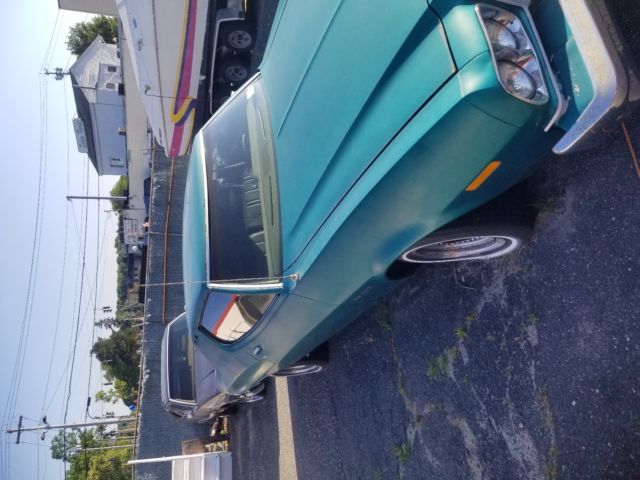1975 Green Ford Torino Sedan