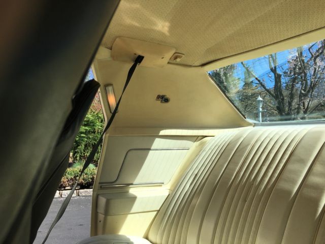 1975 White Oldsmobile Cutlass Coupe