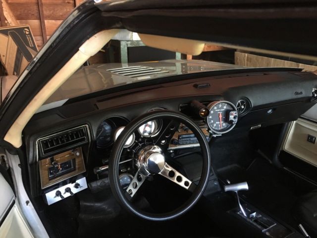 1975 White Oldsmobile Cutlass Coupe