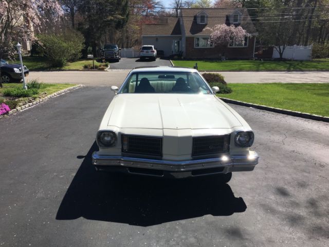 1975 White Oldsmobile Cutlass Coupe
