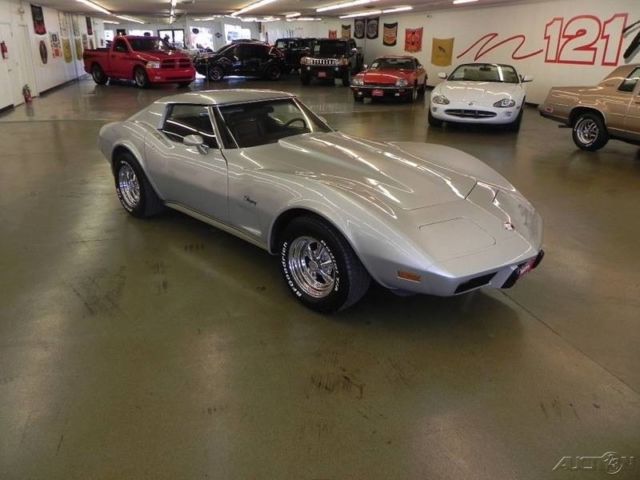 1975 Silver Chevrolet Corvette