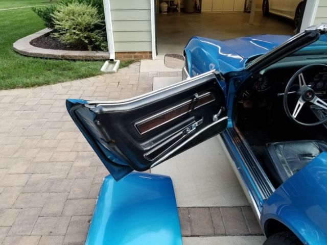 1975 Blue Chevrolet Corvette Coupe