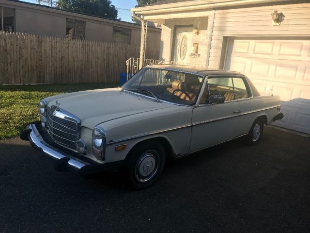 1975 Tan Mercedes-Benz C-Class Coupe