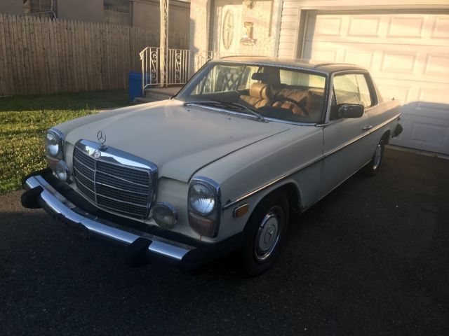 1975 Tan Mercedes-Benz C-Class Coupe