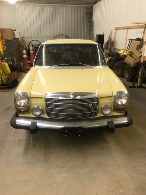 1975 Yellow Mercedes-Benz 200-Series Sedan