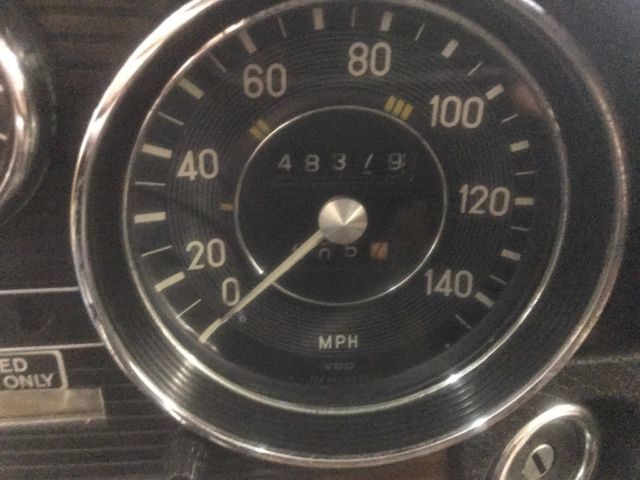 1975 Yellow Mercedes-Benz 200-Series Sedan