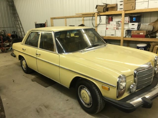 1975 Yellow Mercedes-Benz 200-Series Sedan