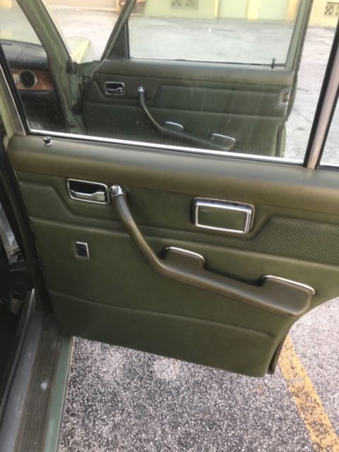 1975 Green Mercedes-Benz 200-Series Sedan