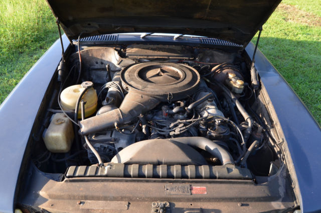 1975 Blue Mercedes-Benz 400-Series Convertible