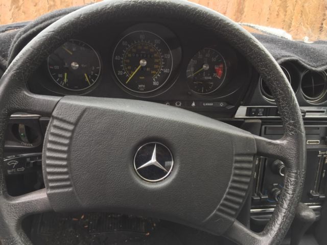 1975 Black Mercedes-Benz 400-Series Coupe