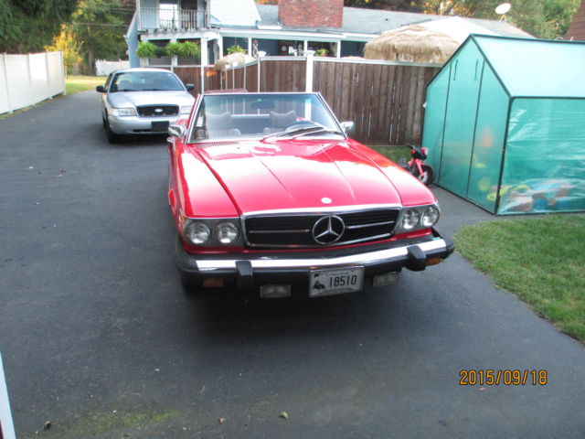 1975 red Mercedes-Benz SL-Class Convertible