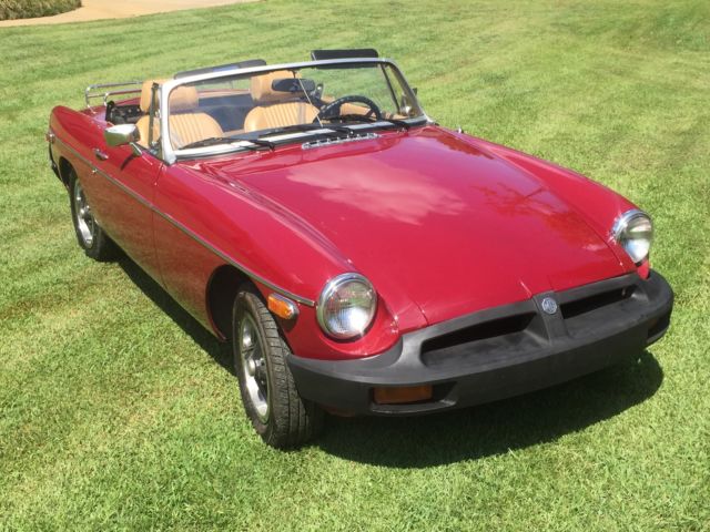 1975 Red MG MGB Convertible