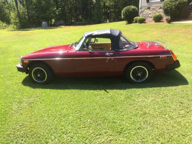 1975 Red MG MGB Convertible
