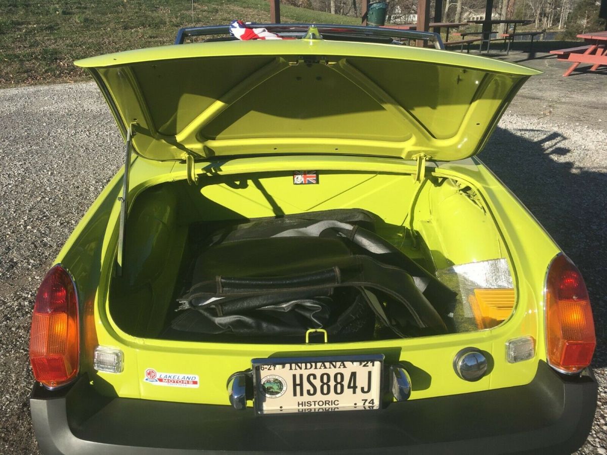 1975 Citron MG MGB Convertible