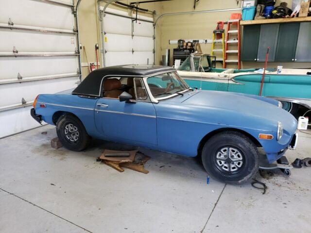 1975 blue MG MGB Convertible
