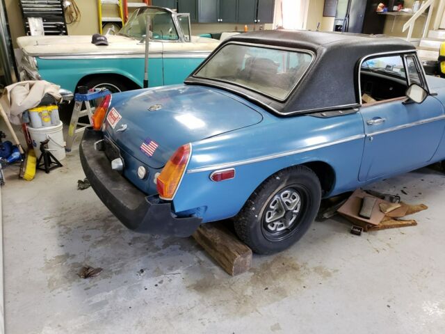 1975 blue MG MGB Convertible
