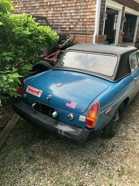 1975 blue MG MGB Convertible