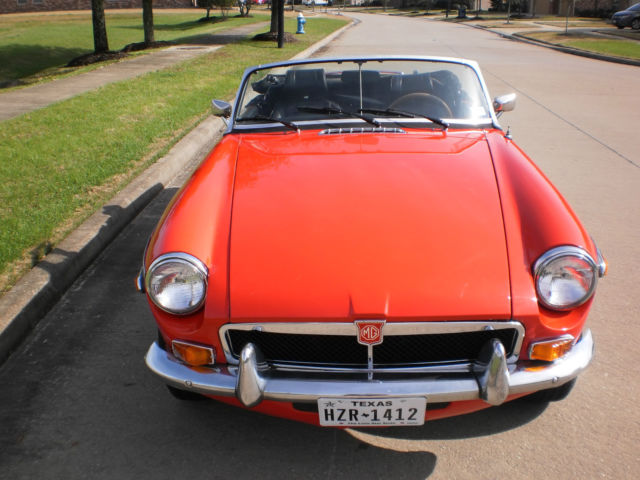1975 Red MG MGB Convertible