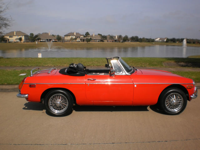 1975 Red MG MGB Convertible