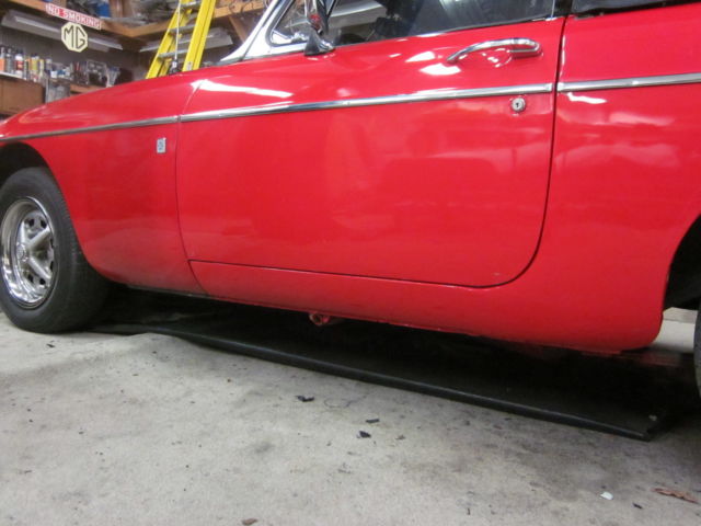 1975 Red MG MGB Convertible