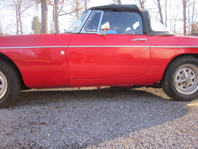 1975 Red MG MGB Convertible