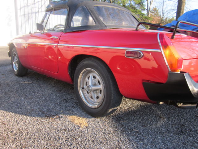1975 Red MG MGB Convertible