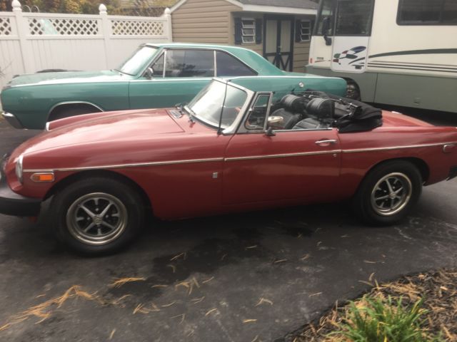 1975 Burgundy MG MGB Convertible