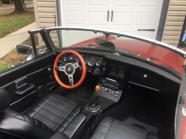 1975 Burgundy MG MGB Convertible