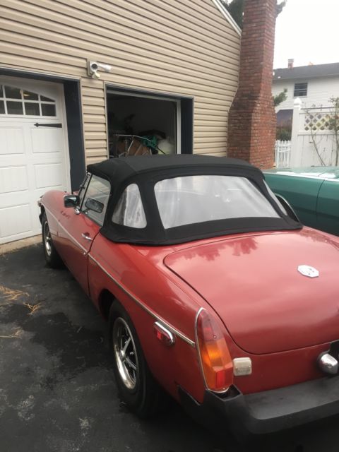 1975 Burgundy MG MGB Convertible
