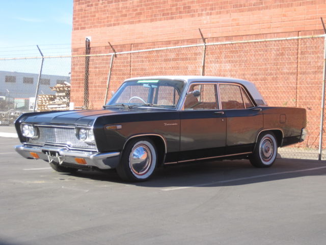 1975 Black/White Top Mitsubishi DEBONAIR Sedan