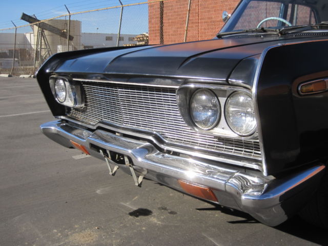 1975 Black/White Top Mitsubishi DEBONAIR Sedan