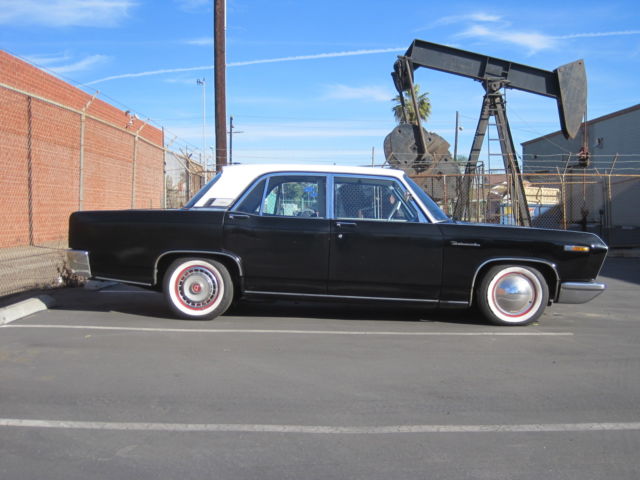 1975 Black/White Top Mitsubishi DEBONAIR Sedan