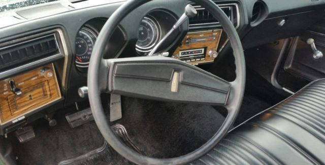 1975 Green Oldsmobile Cutlass Coupe