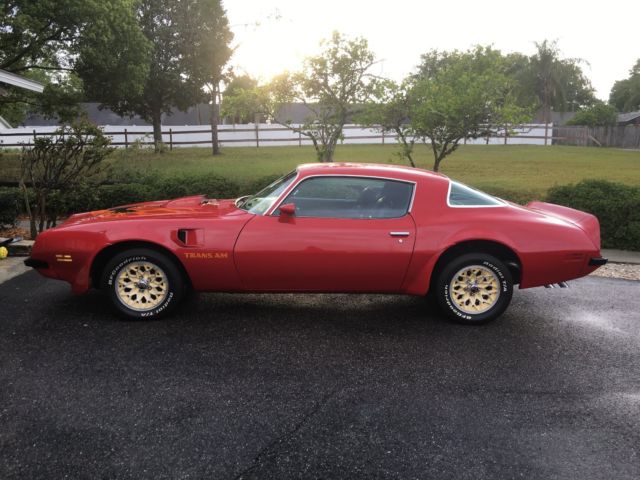 1975 Red Pontiac Trans Am