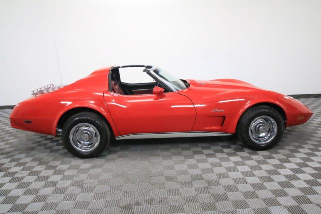 1975 Red Chevrolet Corvette