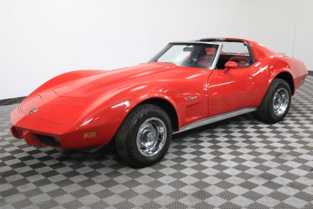 1975 Red Chevrolet Corvette