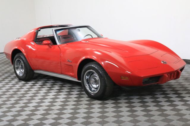 1975 Red Chevrolet Corvette