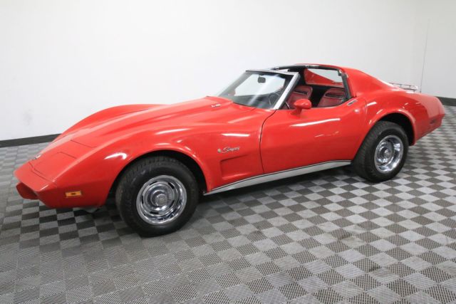 1975 Red Chevrolet Corvette