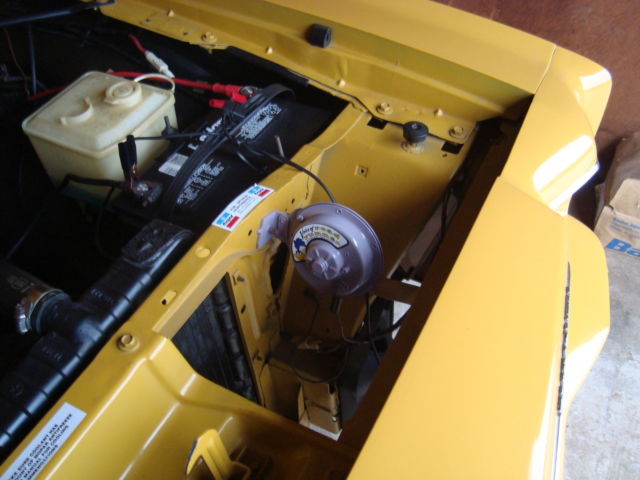 1975 Yellow Plymouth Road Runner Coupe