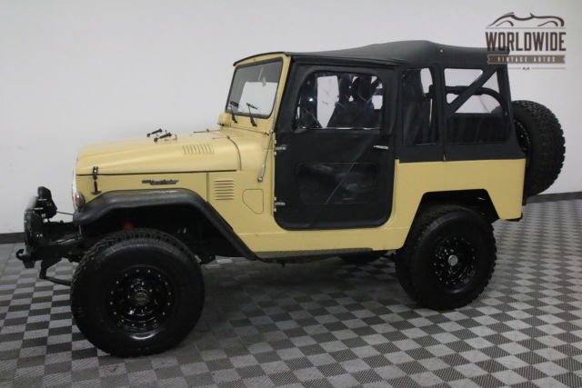1975 Tan Toyota FJ40