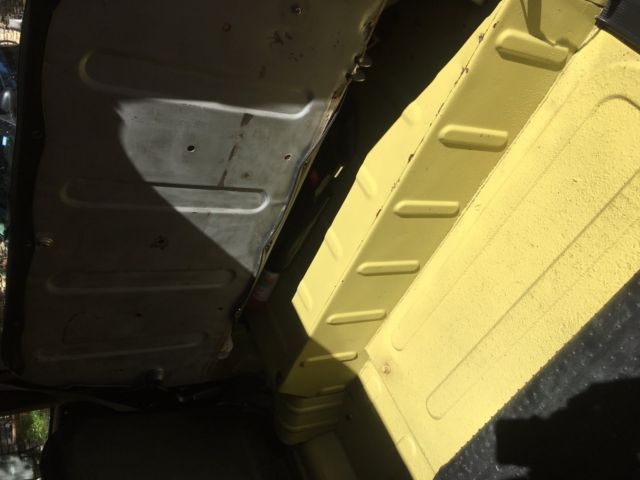 1975 Yellow Toyota FJ Cruiser SUV