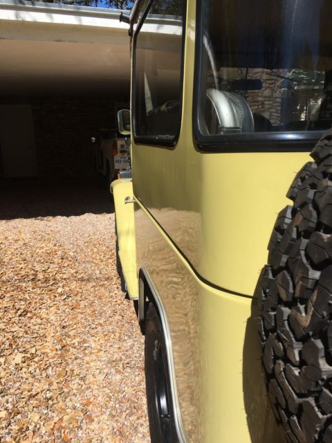 1975 Yellow Toyota FJ Cruiser SUV