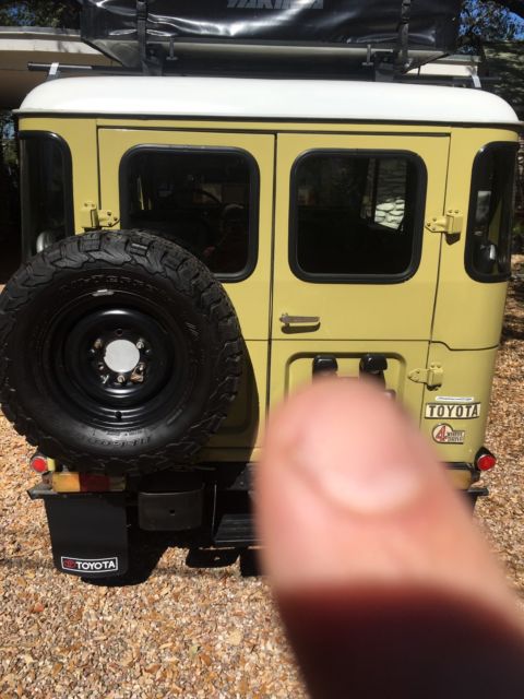 1975 Yellow Toyota FJ Cruiser SUV