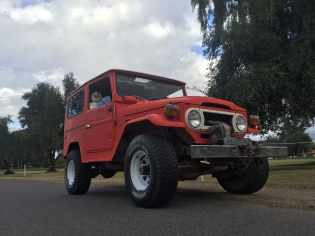 1975 Red Toyota FJ Cruiser SUV