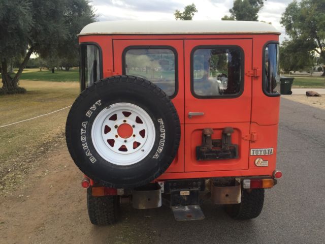1975 Red Toyota FJ Cruiser SUV